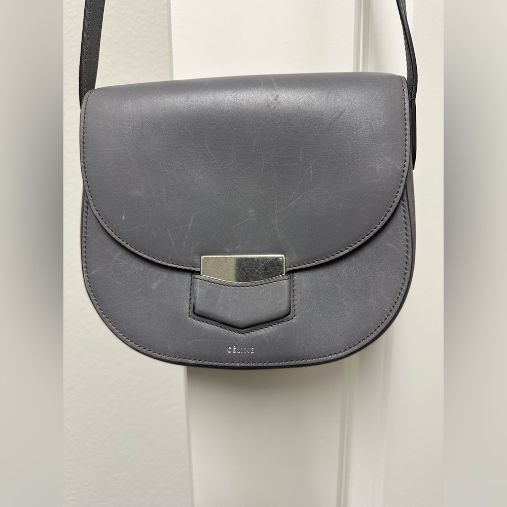 CELINE SMALL LEATHER TROTTEUR - Picture 3 of 13